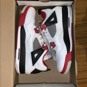 Air Jordan 4 Retro Fire Red (2012)